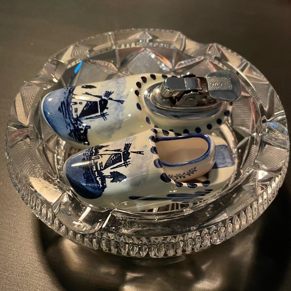 vintage porcelain dutch clog - delft holland - and crystal ashtray - Picture 8 of 8